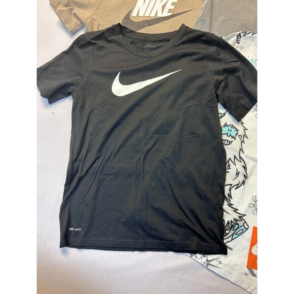 Lot Of Boys Clothes Shirts Shorts Sports Athletic Nike + Youth Large - Picture 3 of 9